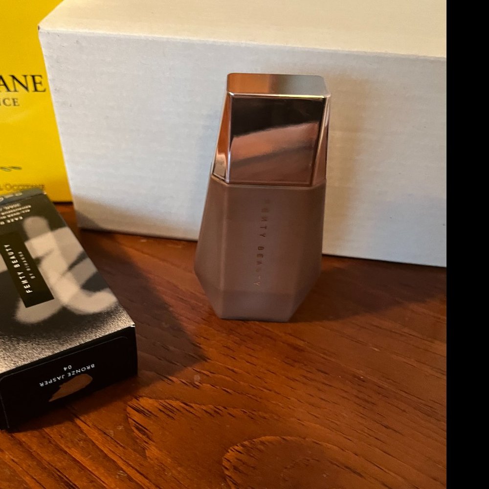 Fenty Beauty Eaze Drop'lit All-Over Glow Enhancer 04 New
